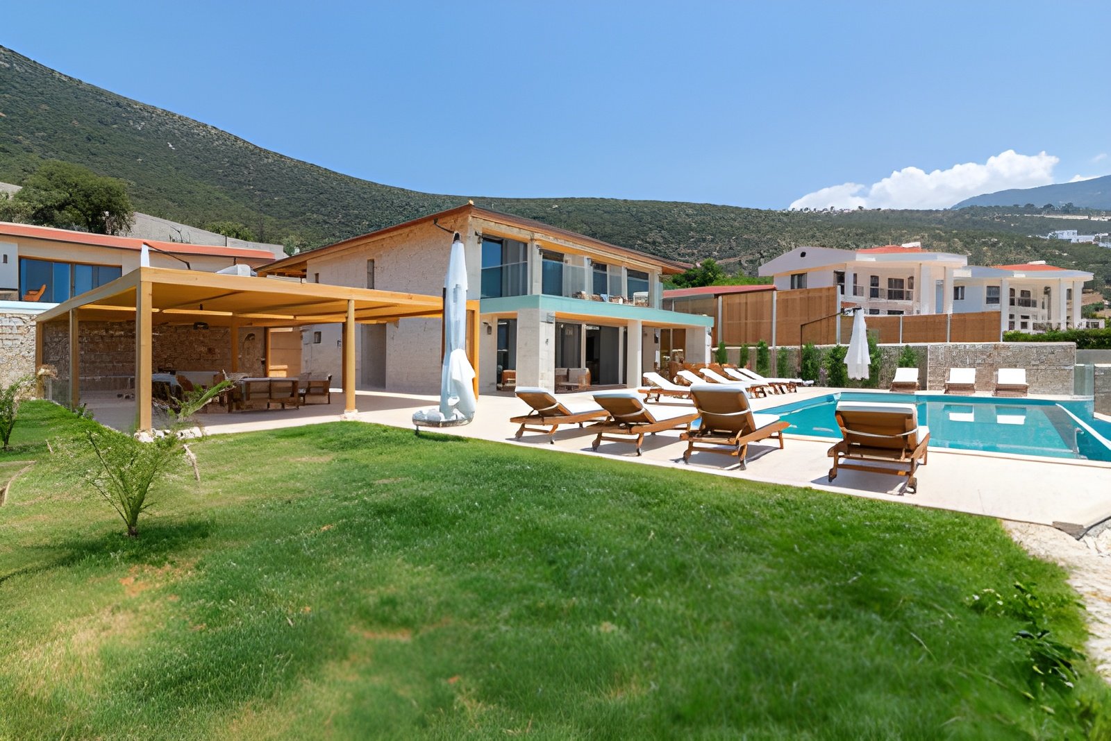 68358261e5b61_Nero_AI_Image_Upscaler_Photo (1)